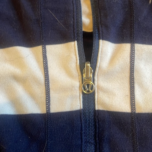 LULULEMON Run: Switch Back 1/2 zip top sz 6 Wide Bold Stripe White Deep Indigo - Picture 2 of 7